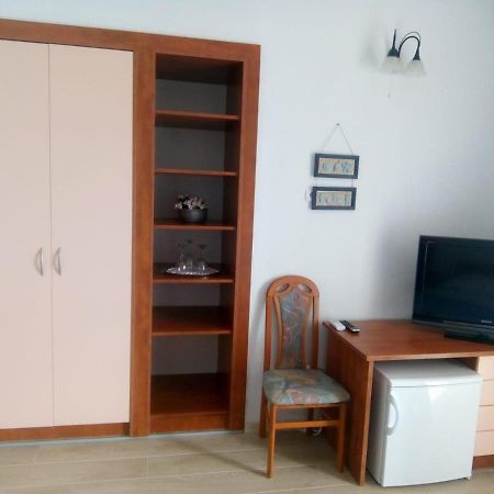 Apartments And Rooms Niksa พอดโกรา ภายนอก รูปภาพ