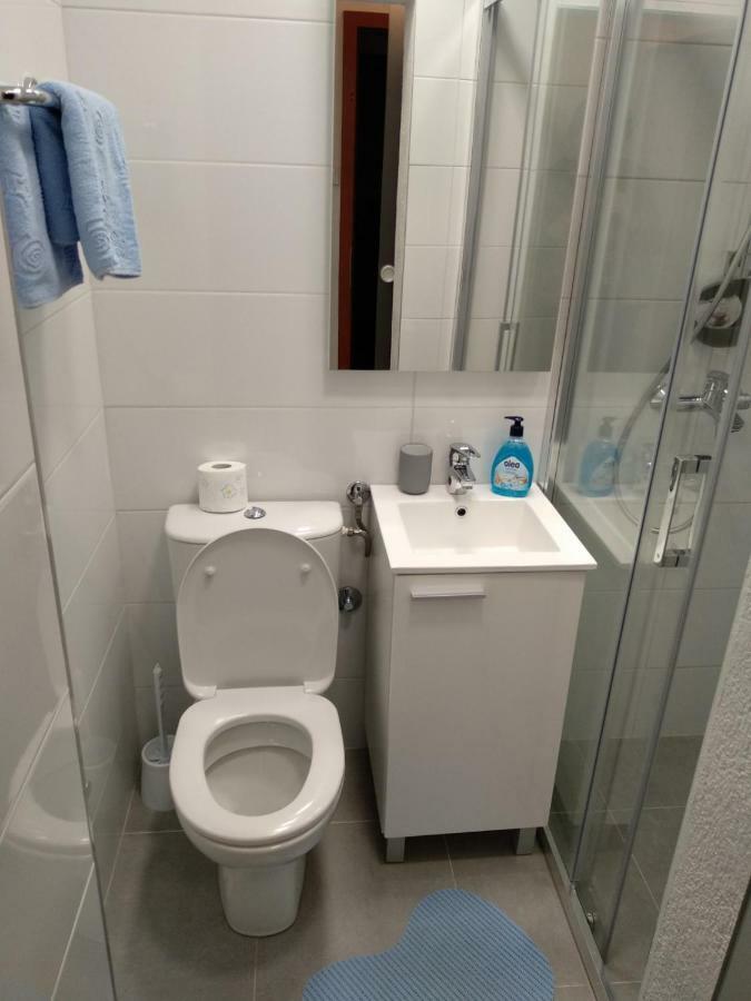 Apartments And Rooms Niksa พอดโกรา ภายนอก รูปภาพ