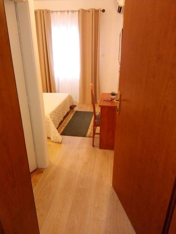 Apartments And Rooms Niksa พอดโกรา ภายนอก รูปภาพ